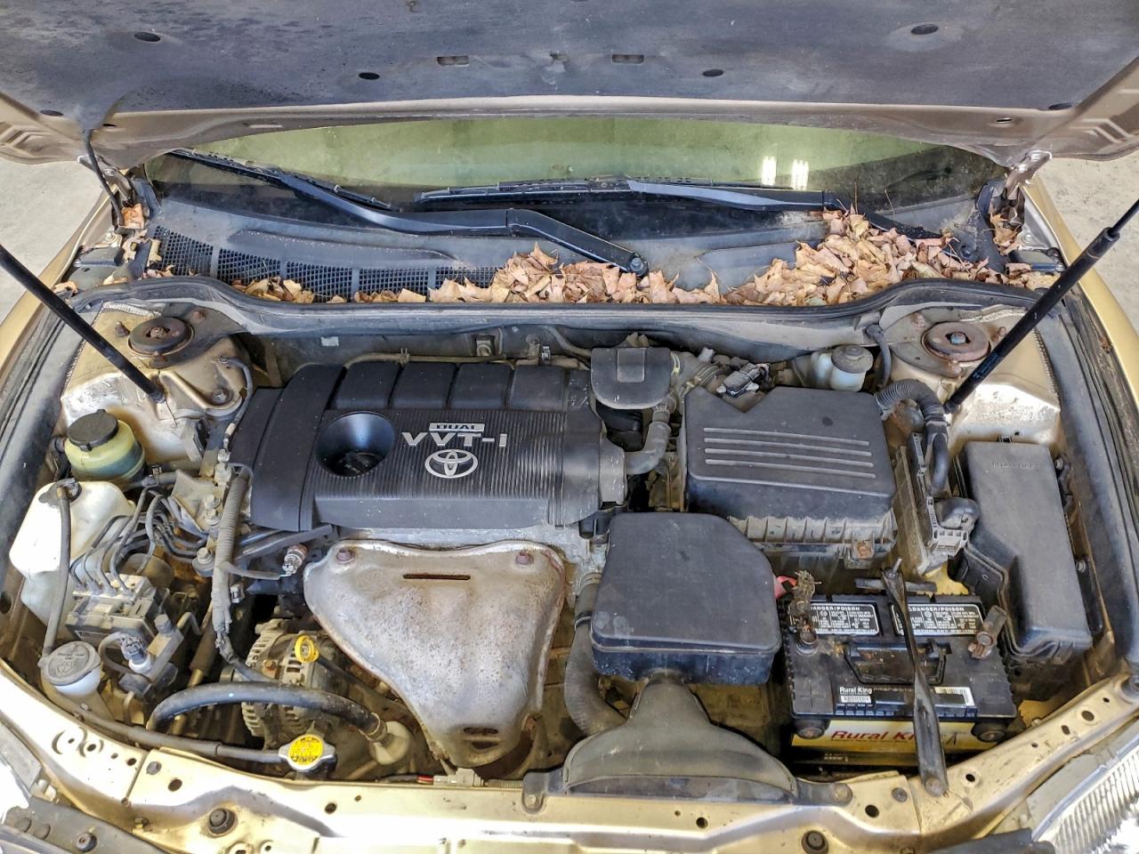Toyota Camry Base Image 7