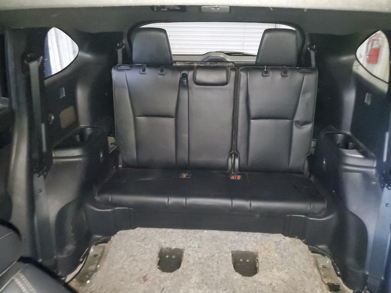 Toyota Highlander L Image 10