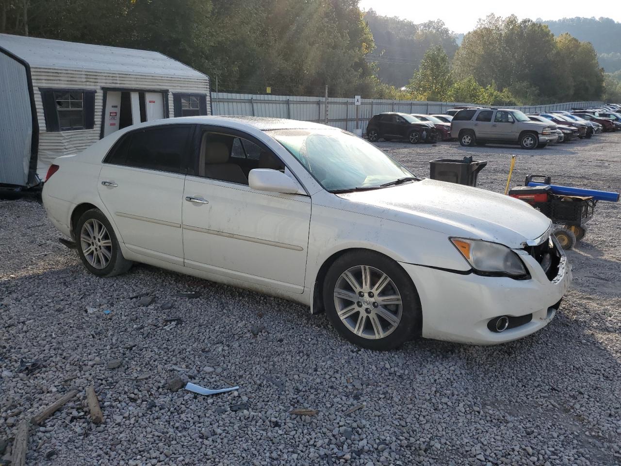 Toyota Avalon Xl Image 4