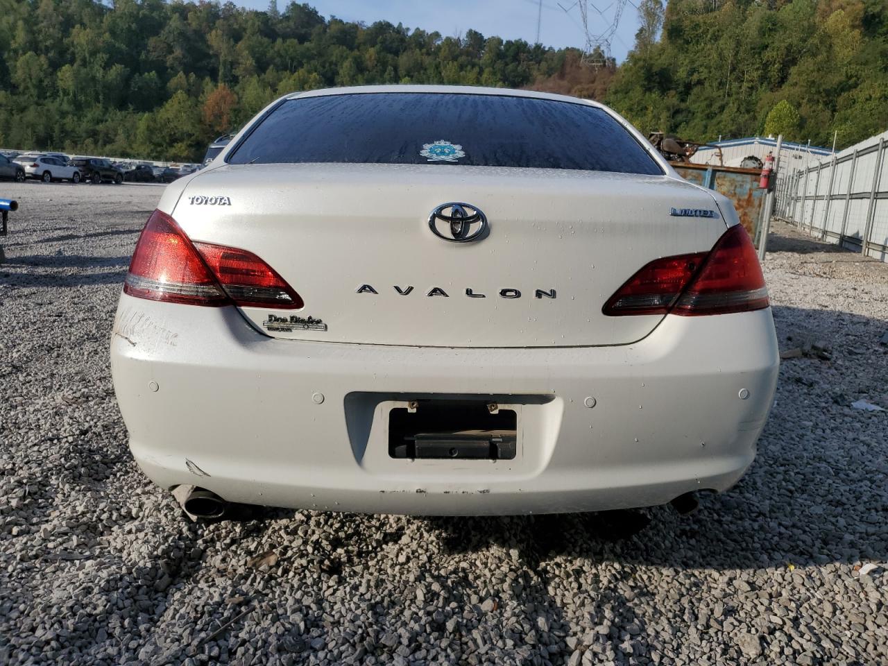 Toyota Avalon Xl Image 7
