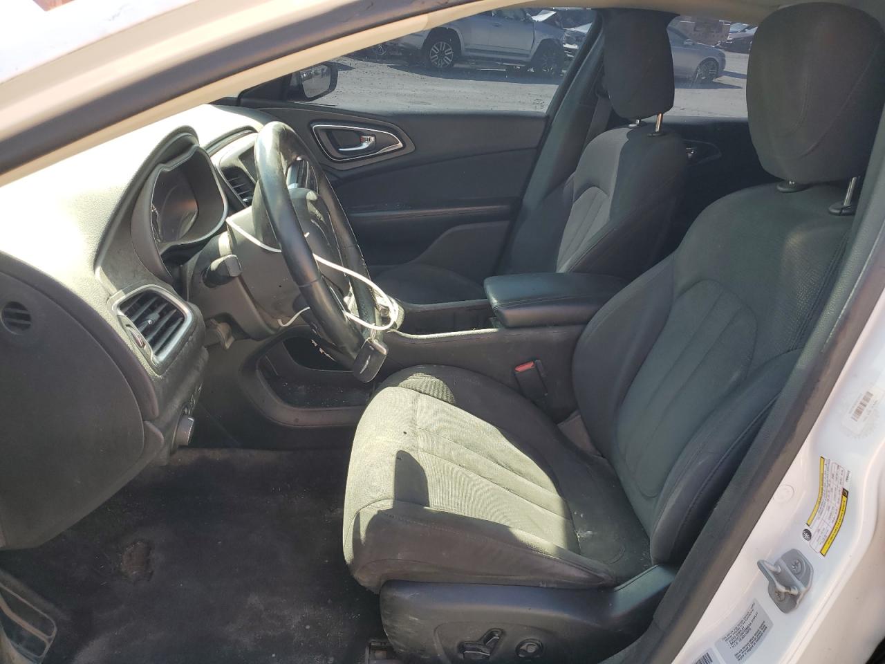 Chrysler 200 Limited Image 6