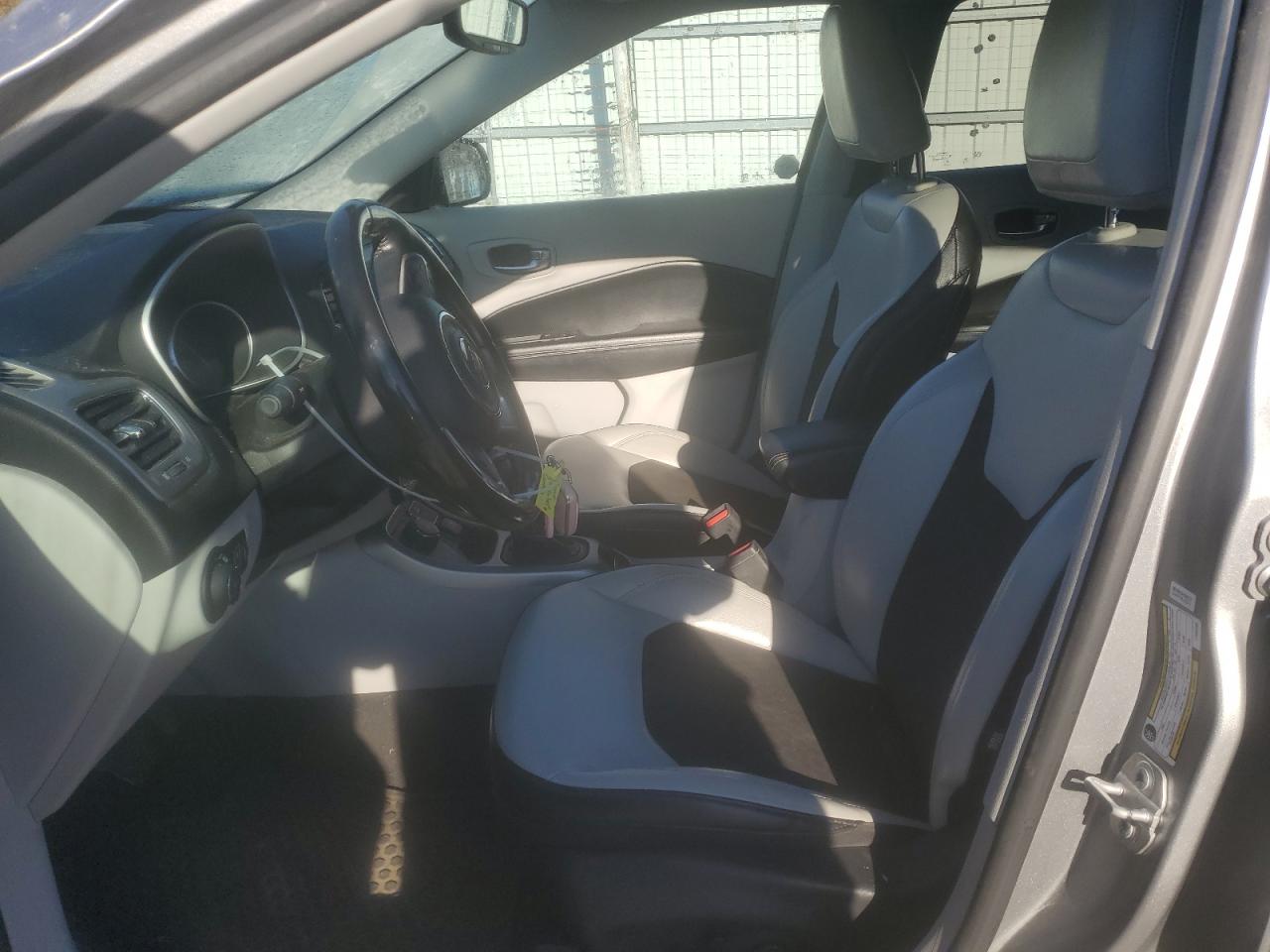 Jeep Compass Latitude Image 13