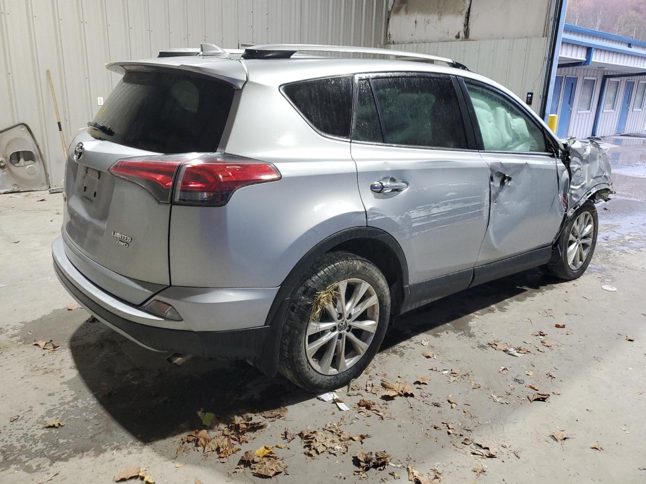 Toyota RAV4 Limited Image 2