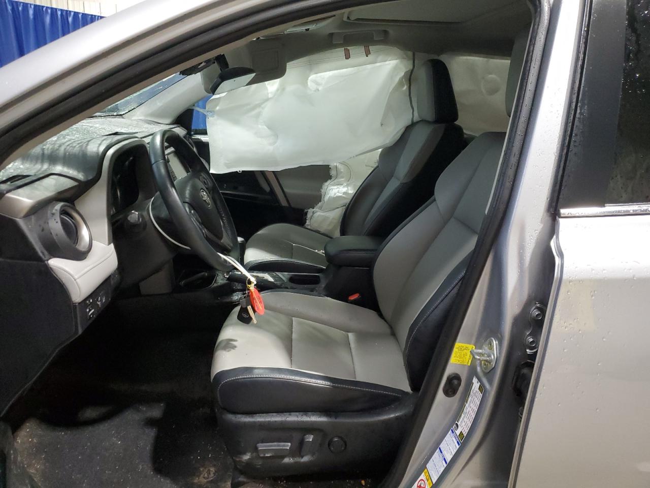 Toyota RAV4 Limited Image 11