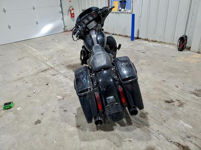 Harley-Davidson Fl Cvo Street Glide Image 3