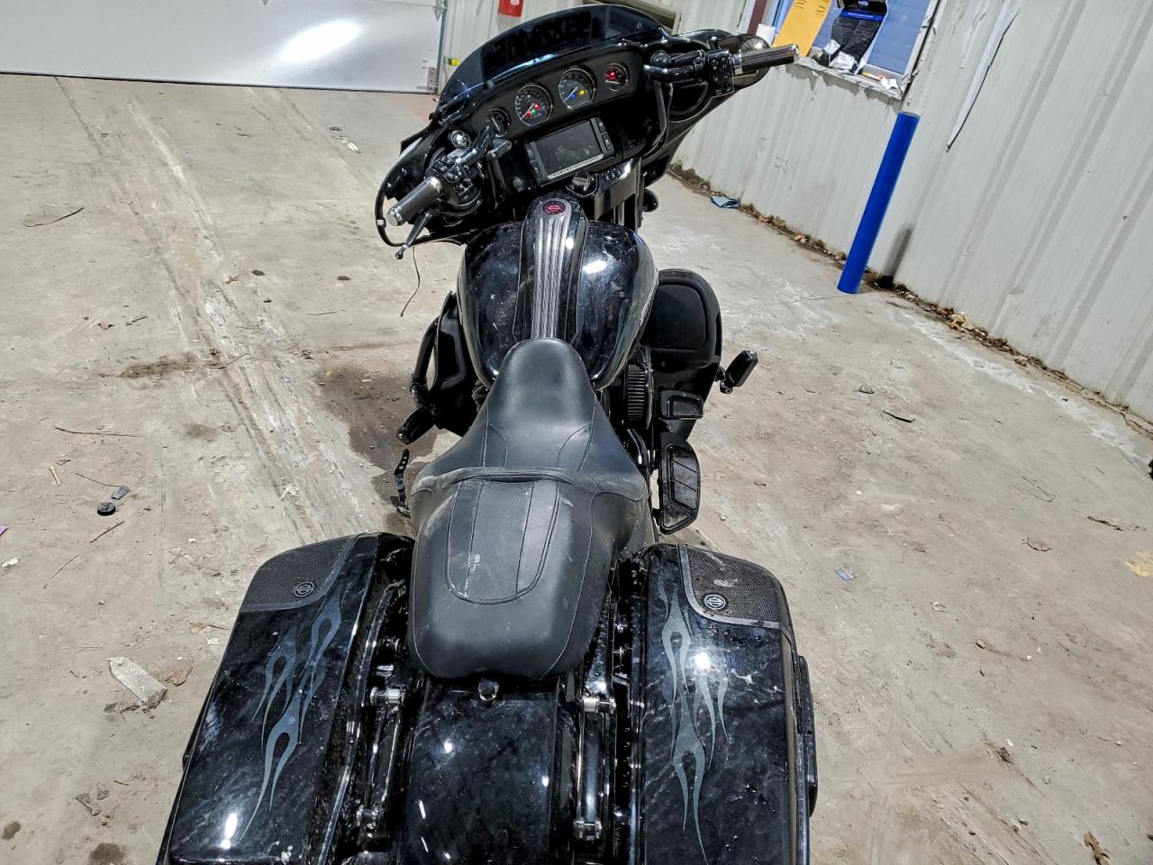 Harley-Davidson Fl Cvo Street Glide Image 4