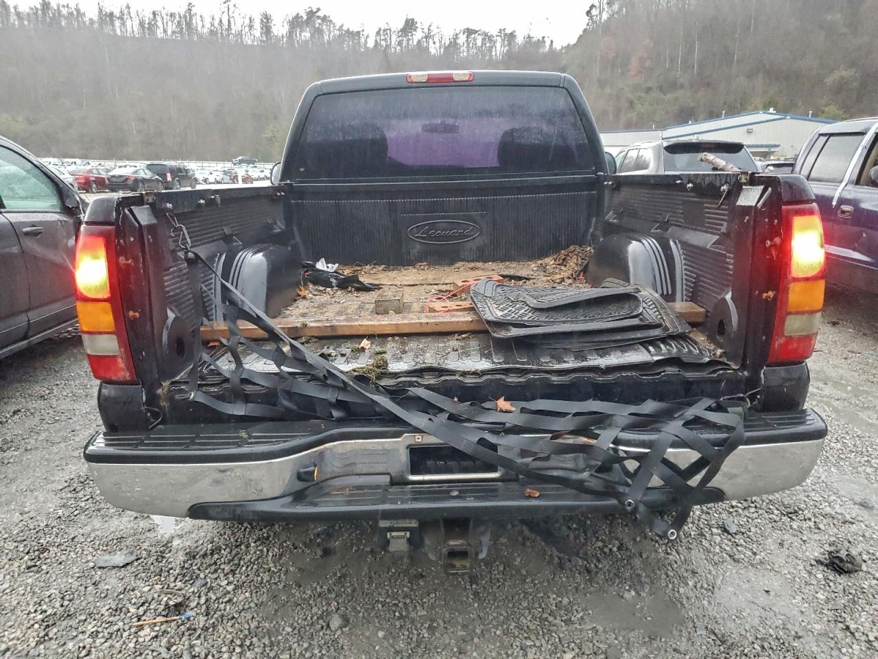 Chevrolet Silverado K1500 Image 7