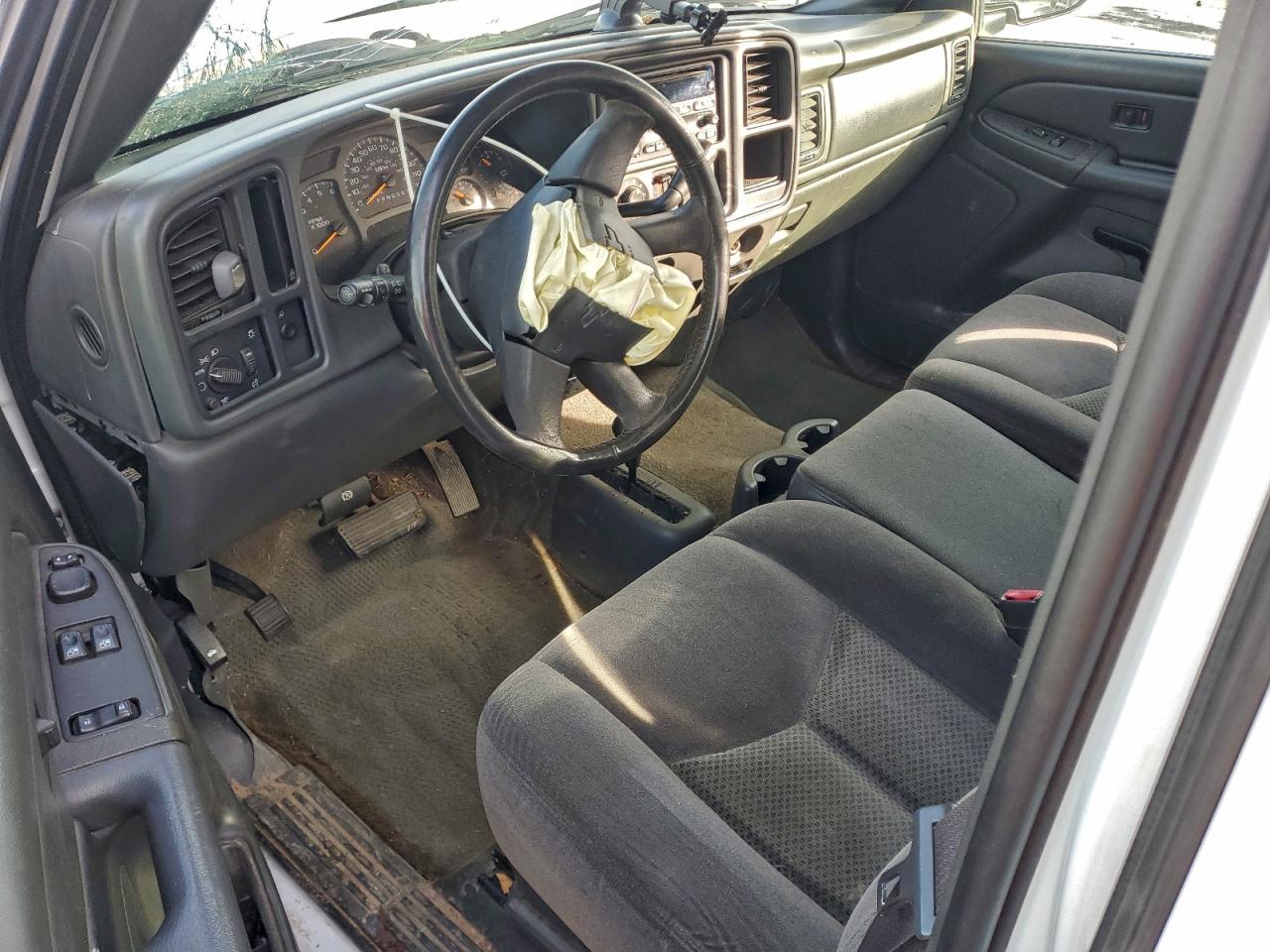 Chevrolet Silverado K1500 Image 7