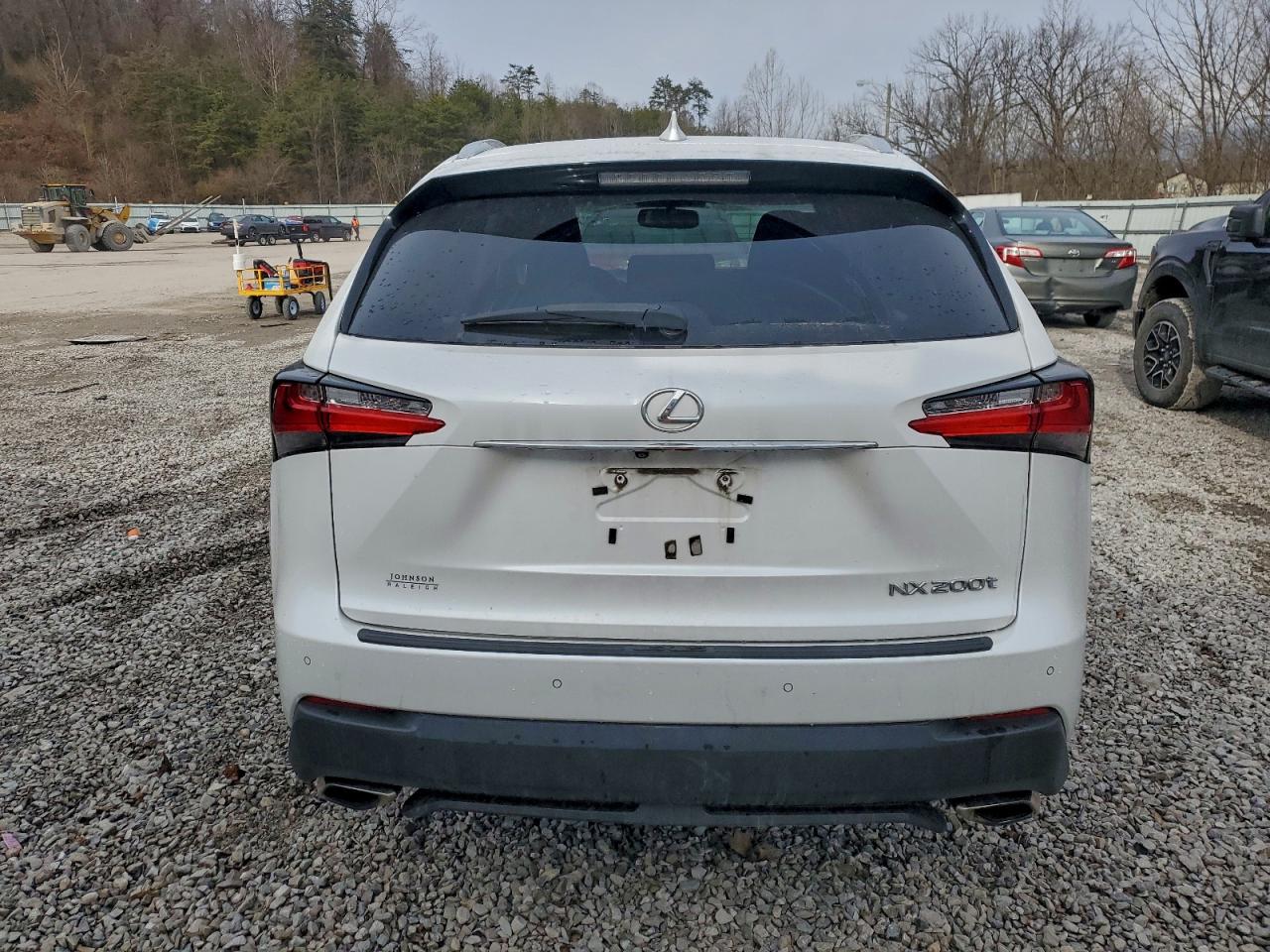 Lexus NX 200t Base Image 11