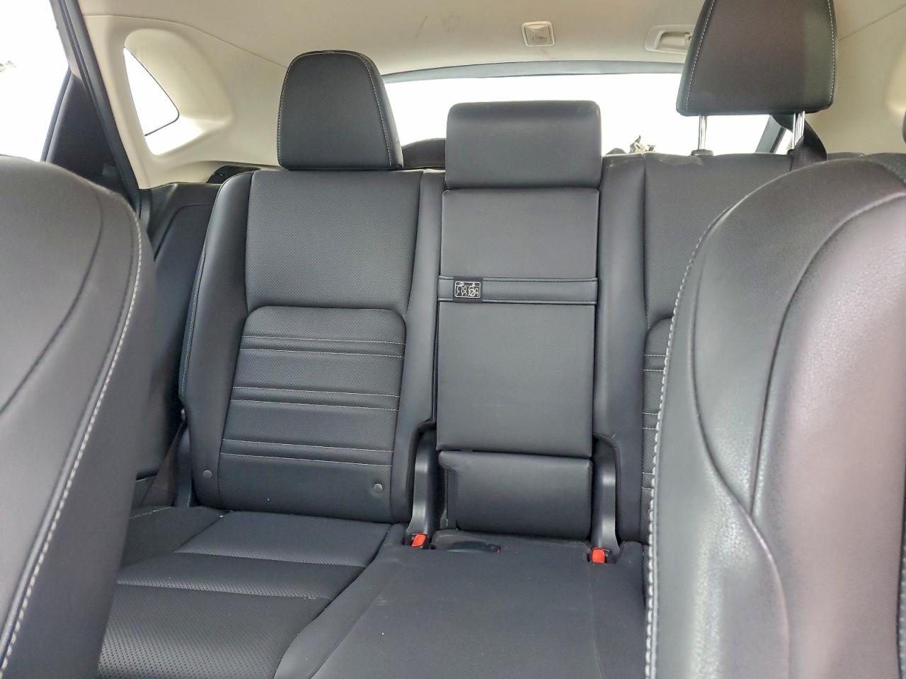 Lexus NX 200t Base Image 7