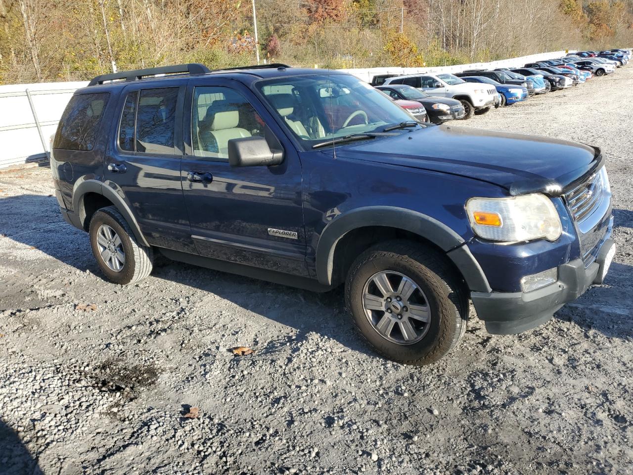 Ford Explorer Xlt Image 4