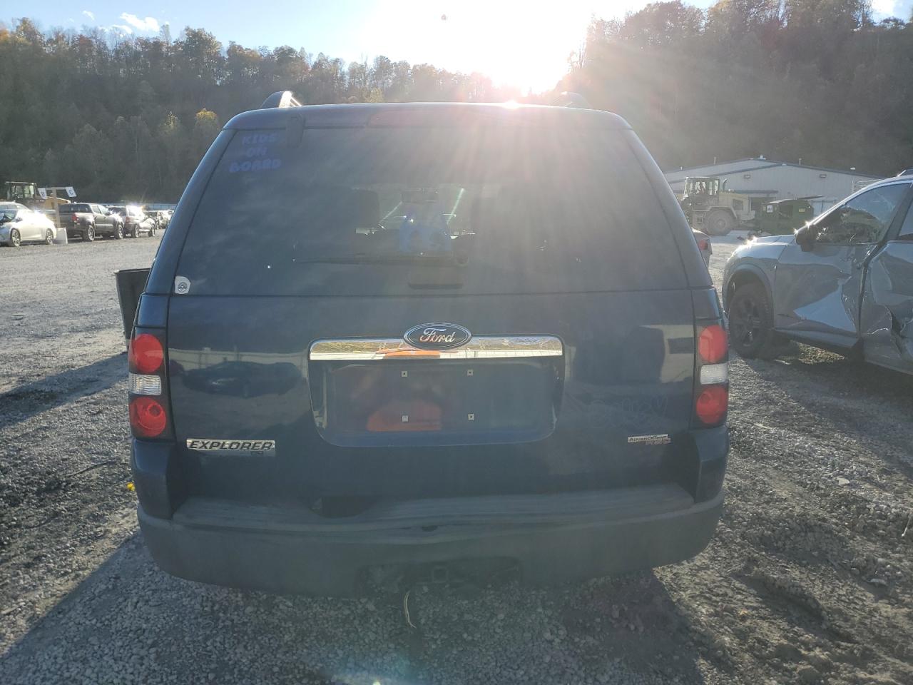 Ford Explorer Xlt Image 3