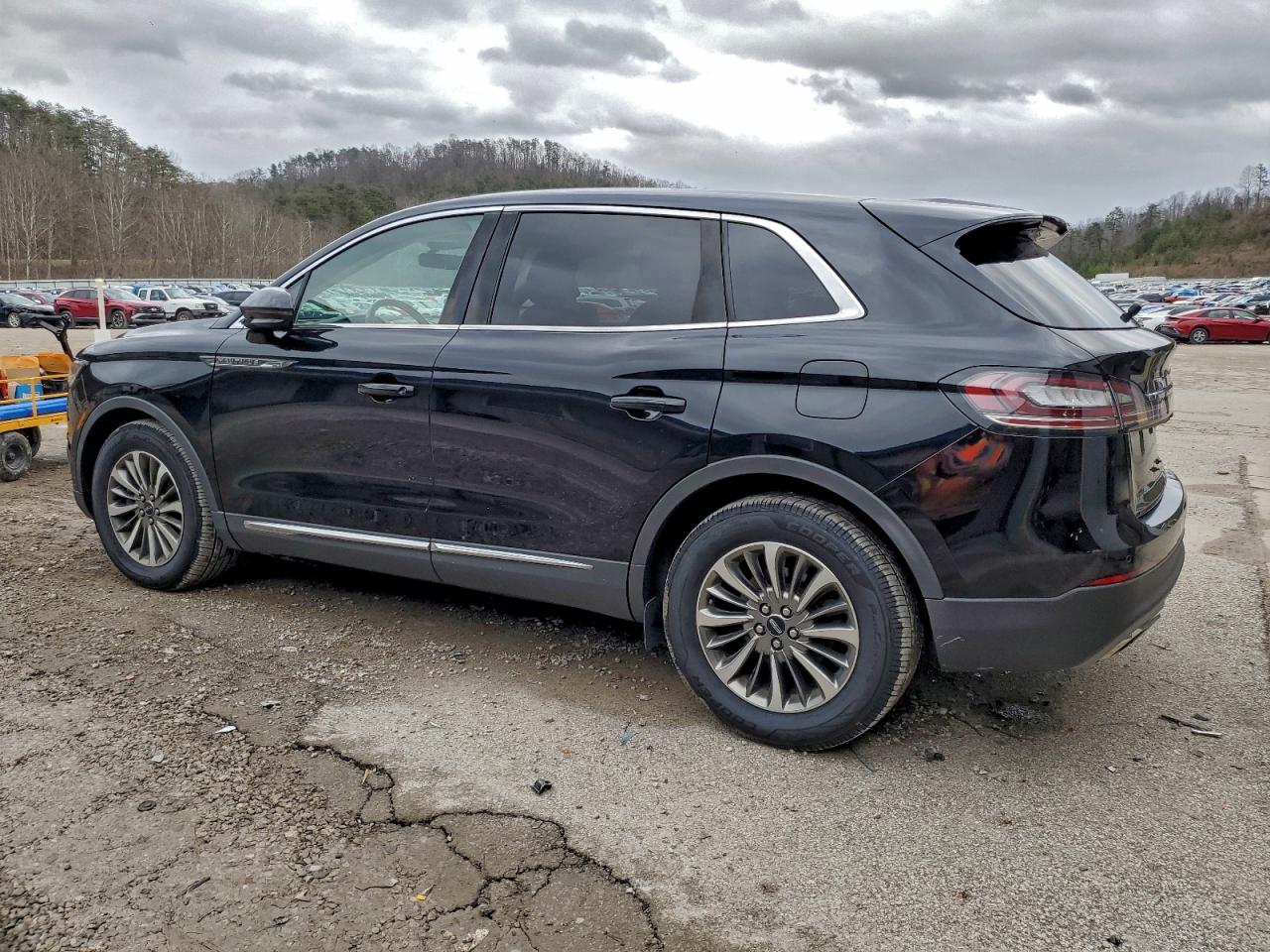 Lincoln Nautilus Select Image 2