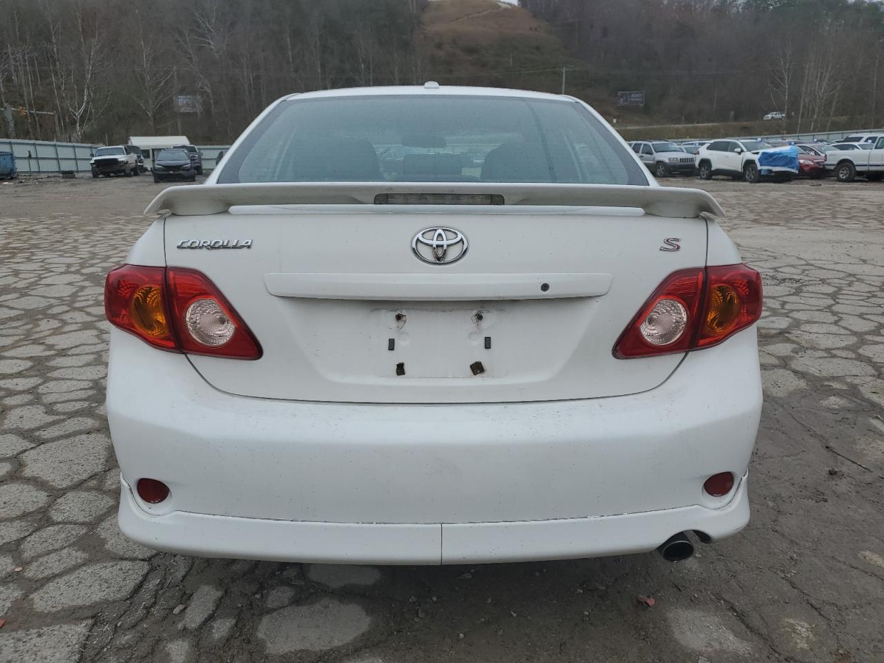 Toyota Corolla Base Image 3
