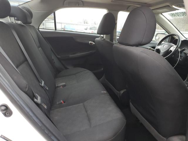 Toyota Corolla Base Image 9