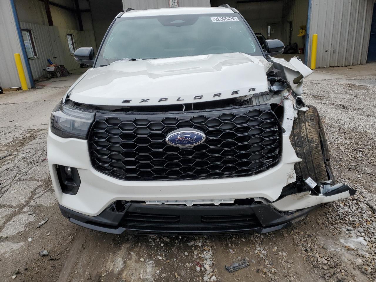 Ford Explorer St Image 13