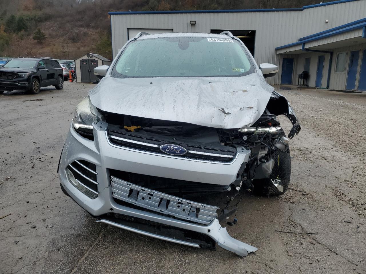 Ford Escape Titanium Image 2