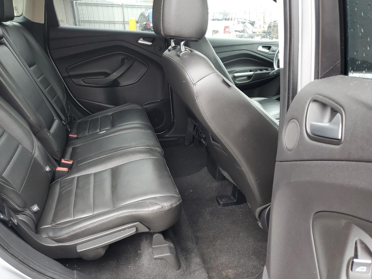 Ford Escape Titanium Image 11