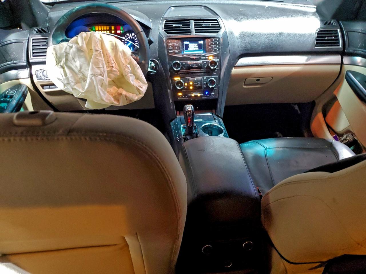 Ford Explorer Image 5