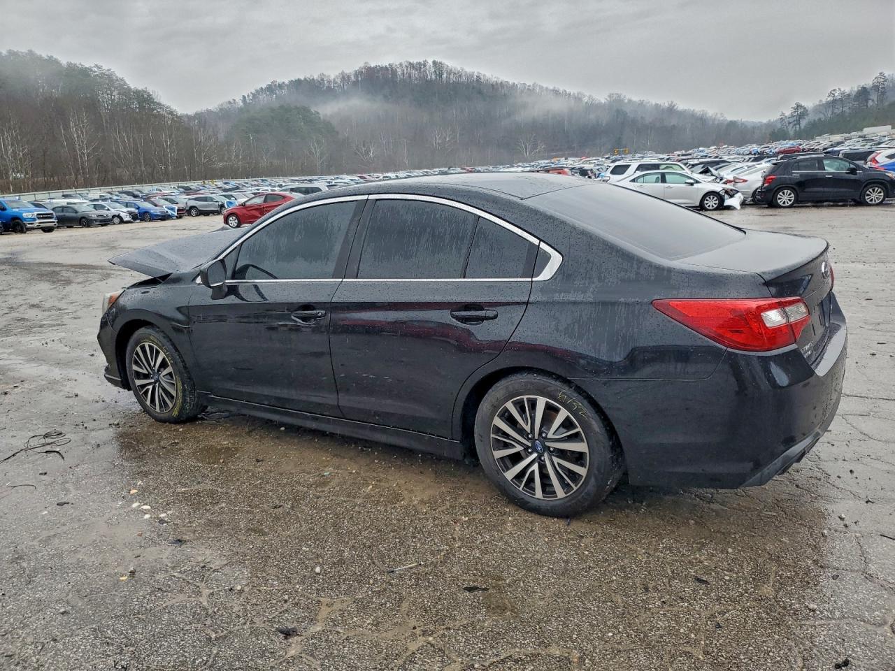 Subaru Legacy 2.5i Image 2