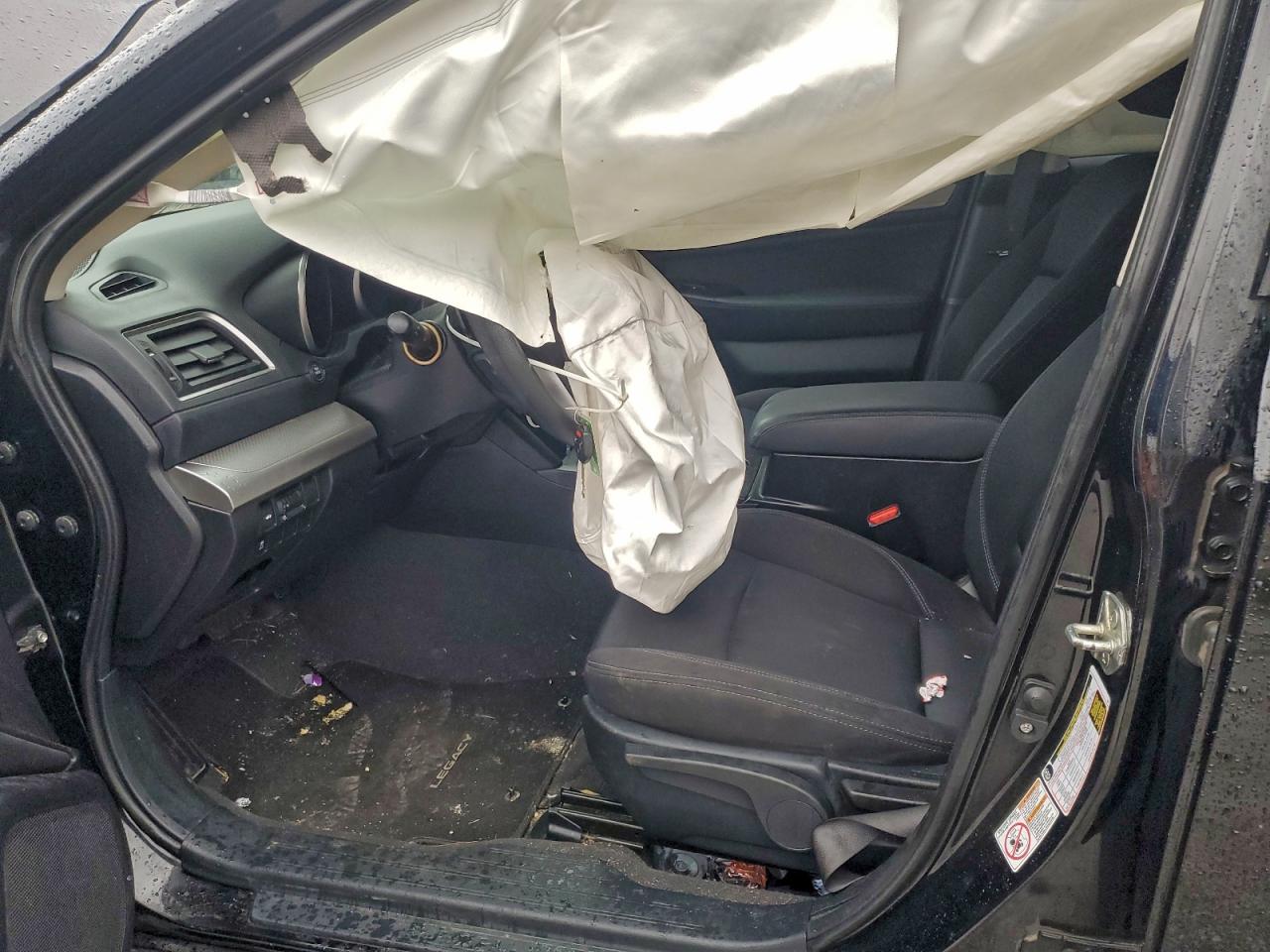 Subaru Legacy 2.5i Image 5