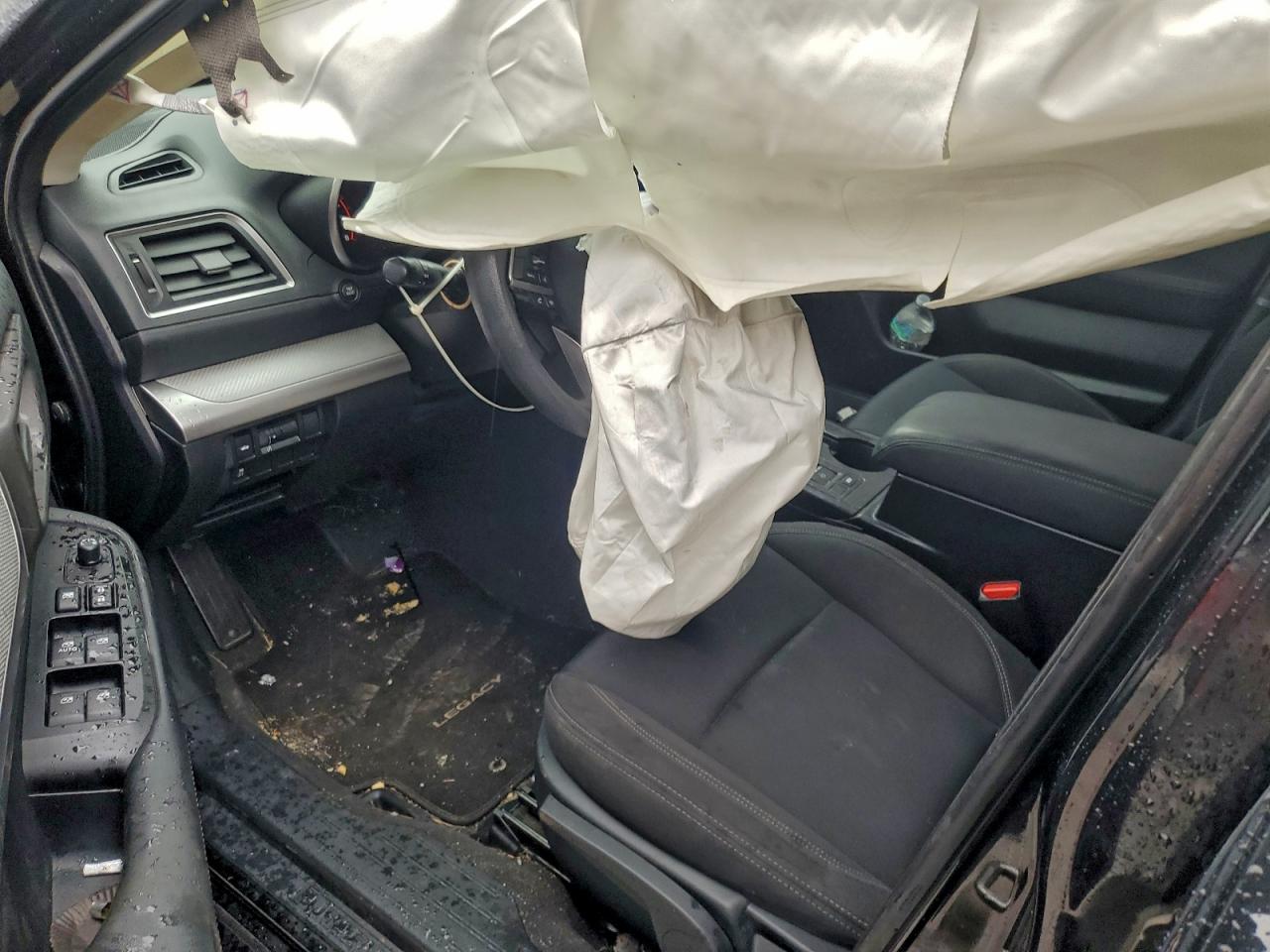 Subaru Legacy 2.5i Image 9