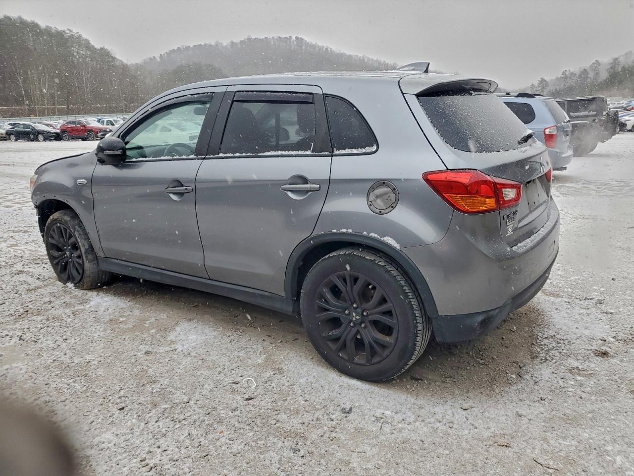 Mitsubishi Outlander Es Image 3