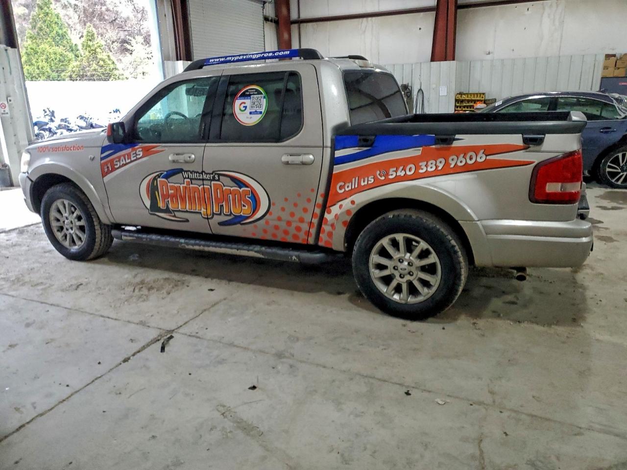 Ford Explorer Limited Image 4