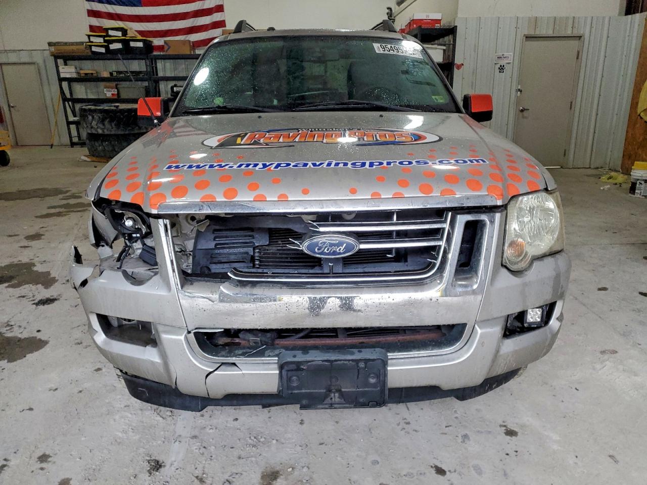 Ford Explorer Limited Image 2