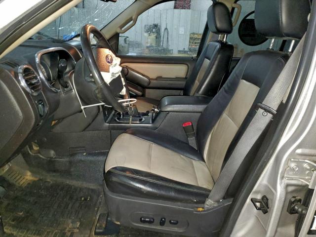 Ford Explorer Limited Image 5