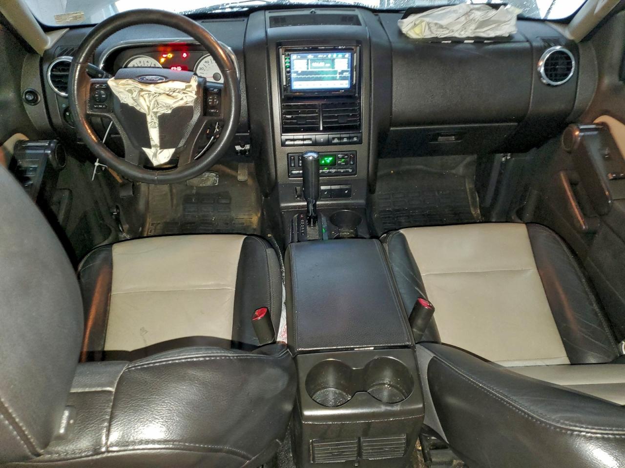 Ford Explorer Limited Image 6