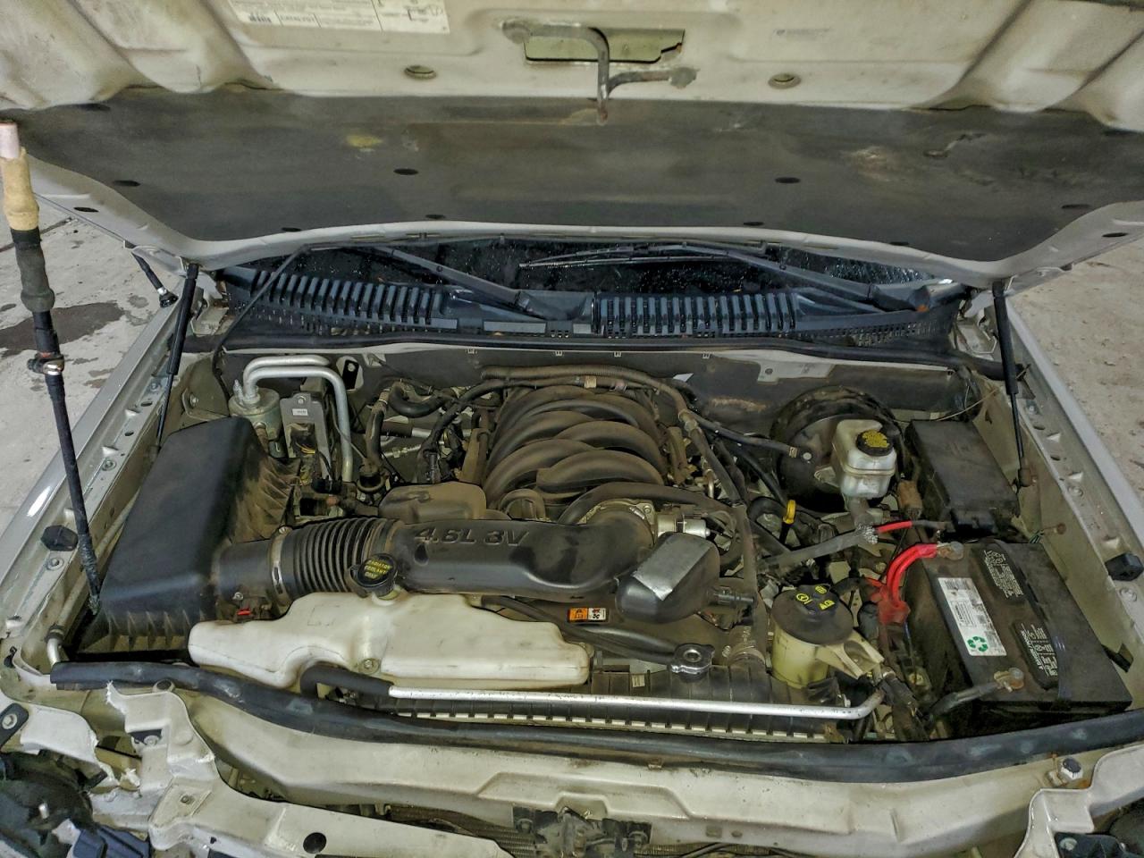 Ford Explorer Limited Image 9