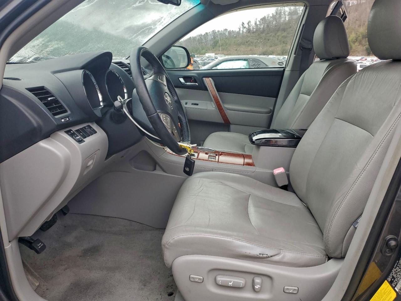 Toyota Highlander Limited Image 5