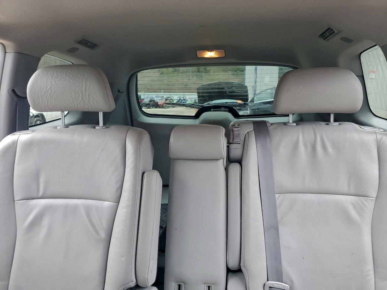 Toyota Highlander Limited Image 3