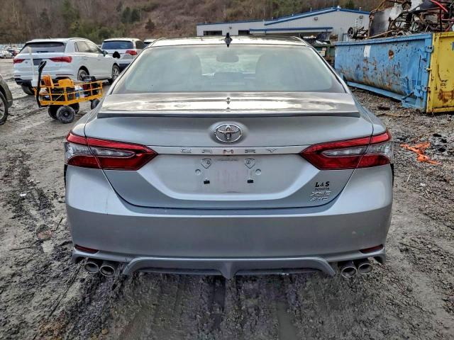 Toyota Camry Xse Image 8
