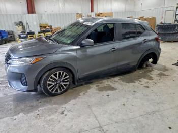  Salvage Nissan Kicks