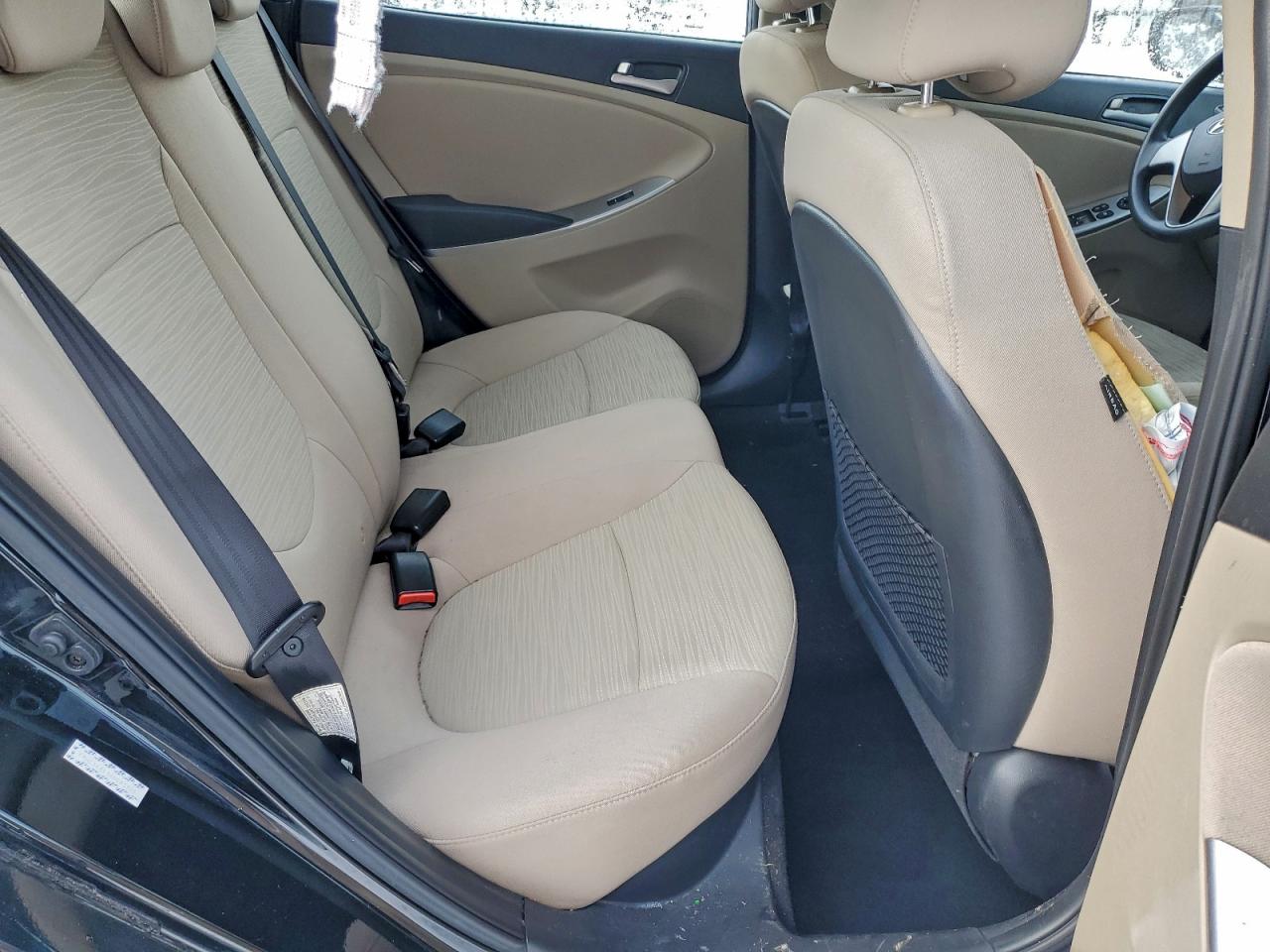 Hyundai ACCENT Se Image 12