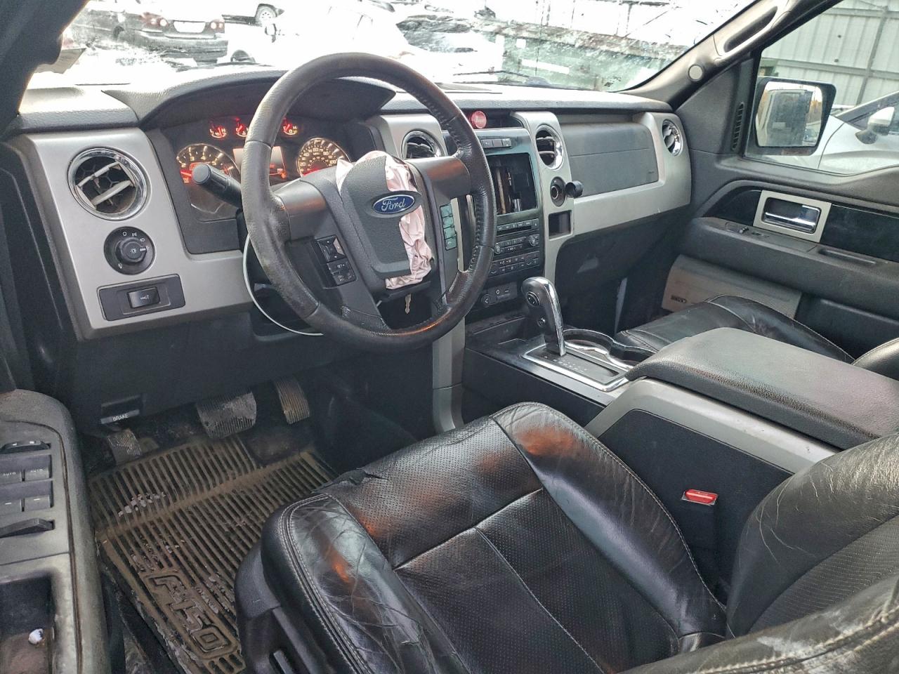 Ford F-150 Super Cab Image 6