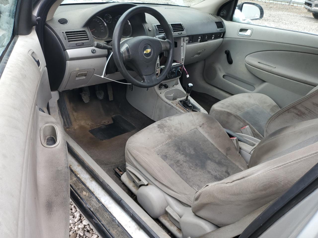 Chevrolet Cobalt Image 4