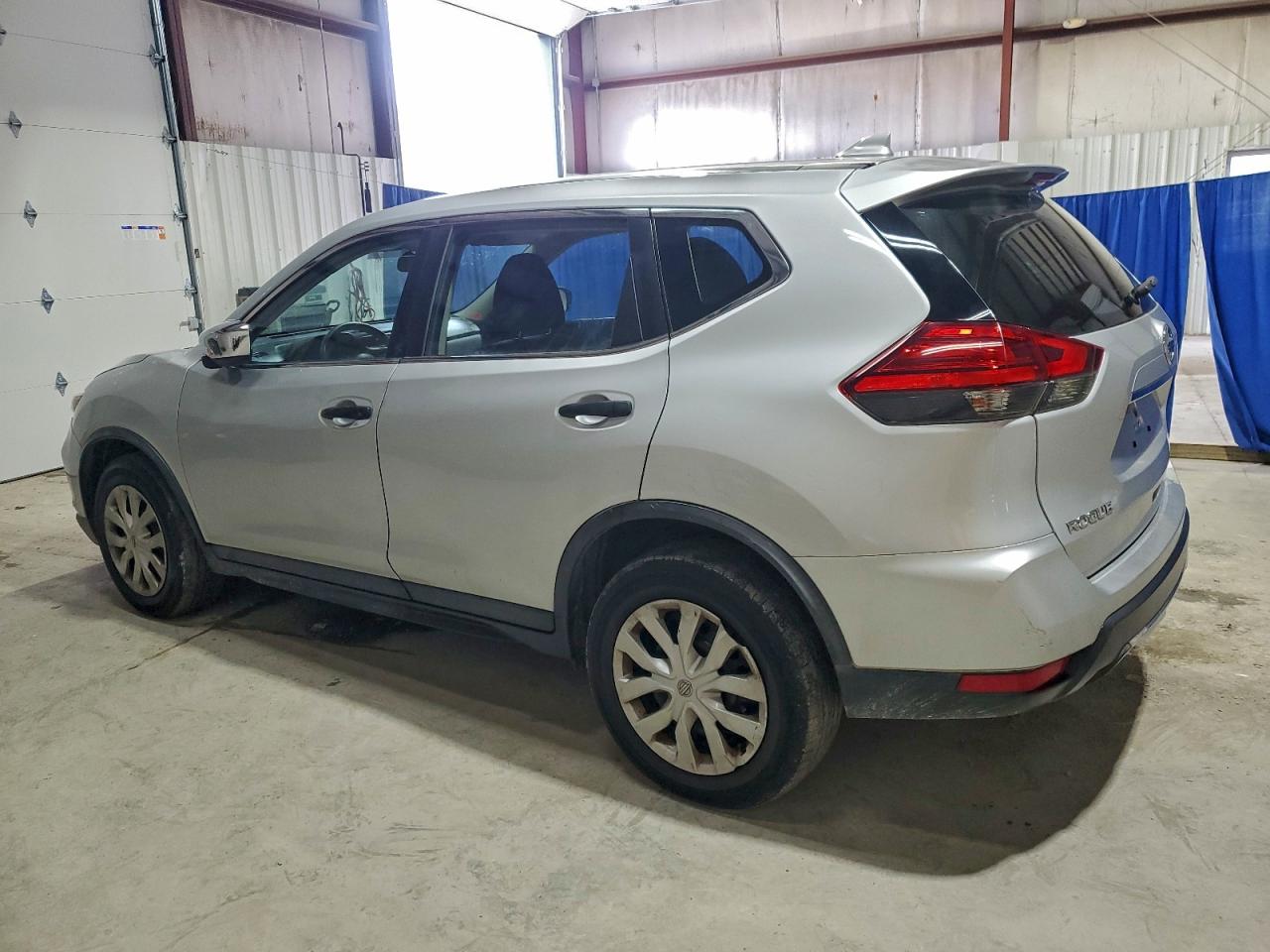 Nissan Rogue S Image 5