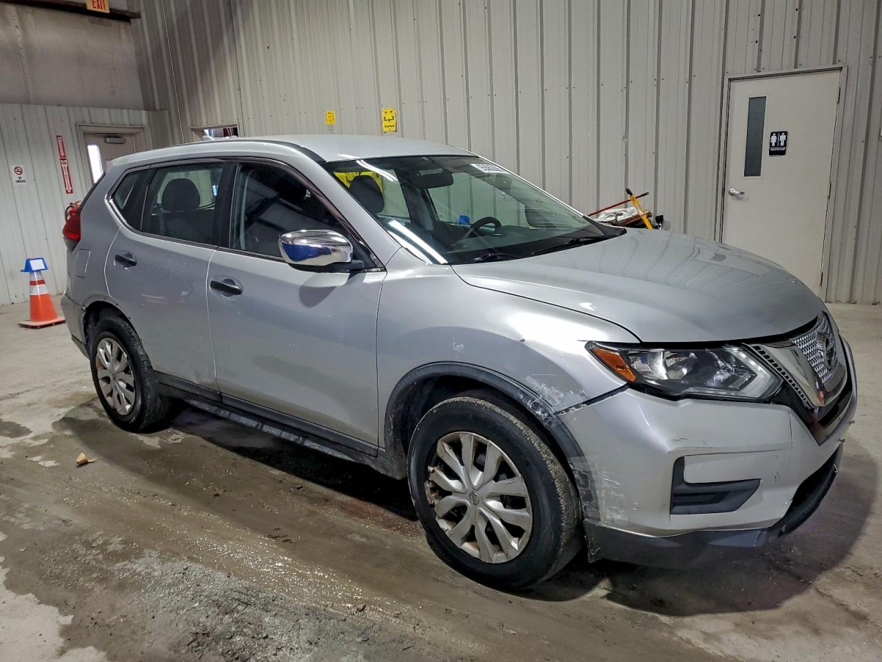 Nissan Rogue S Image 6