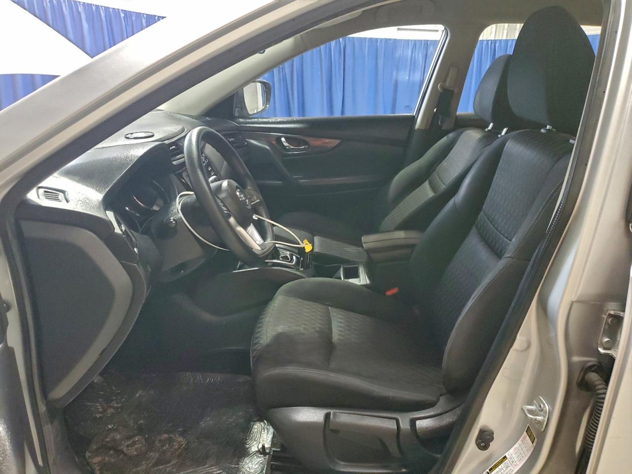 Nissan Rogue S Image 3