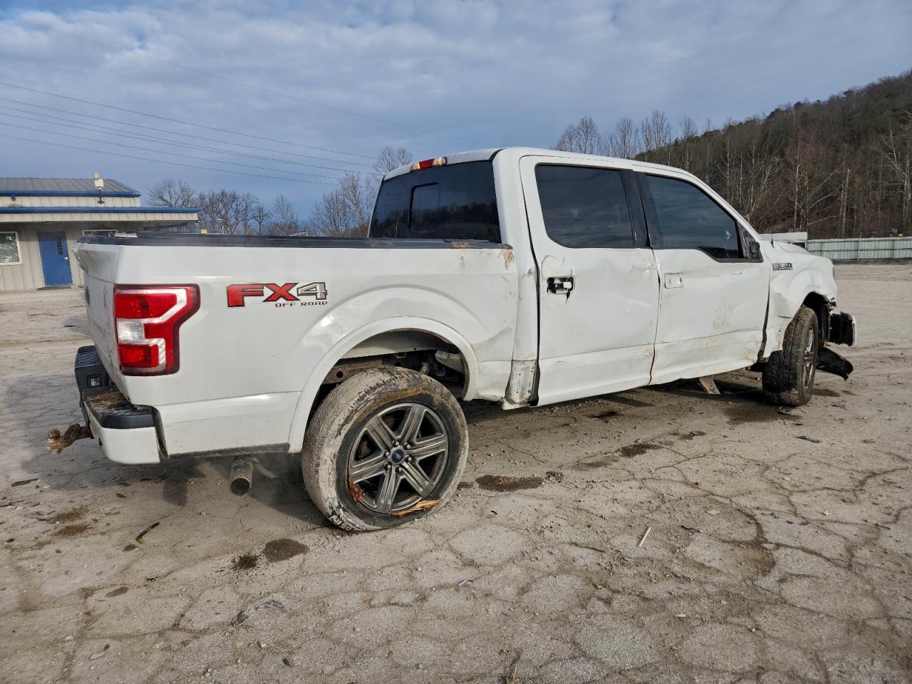 Ford F-150 Supercrew Image 6