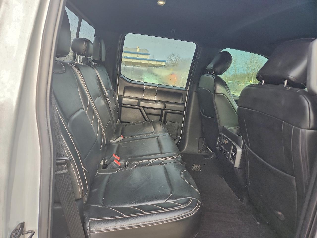 Ford F-150 Supercrew Image 12