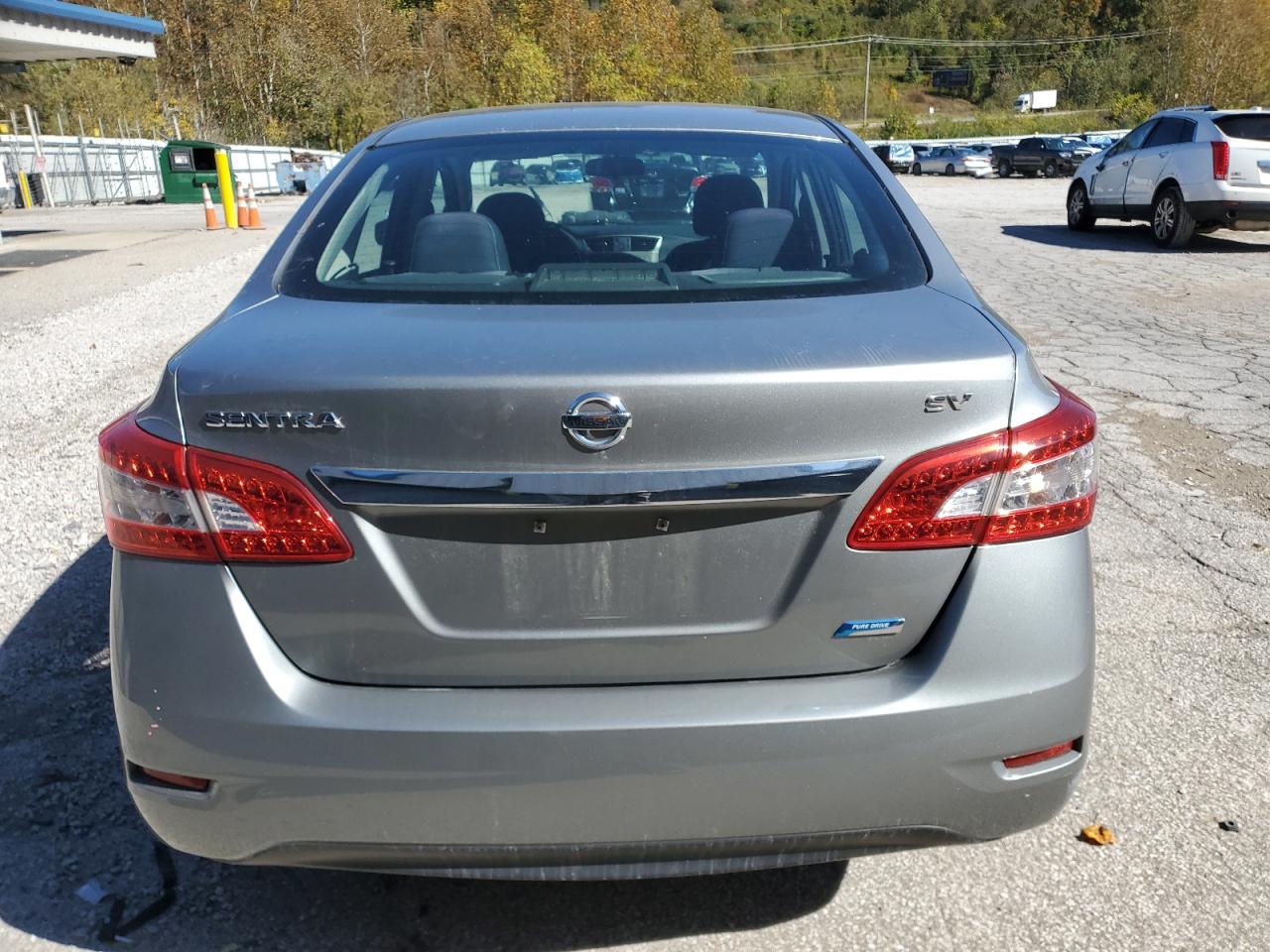 Nissan Sentra S Image 3