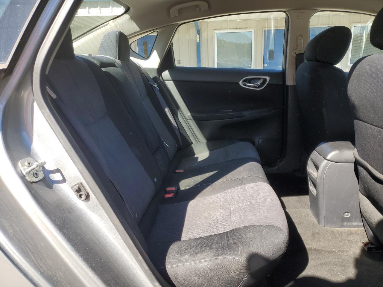 Nissan Sentra S Image 12