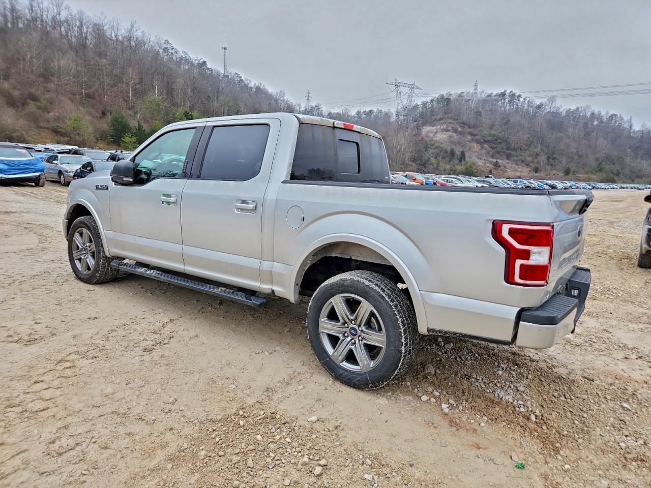 Ford F-150 Supercrew Image 4