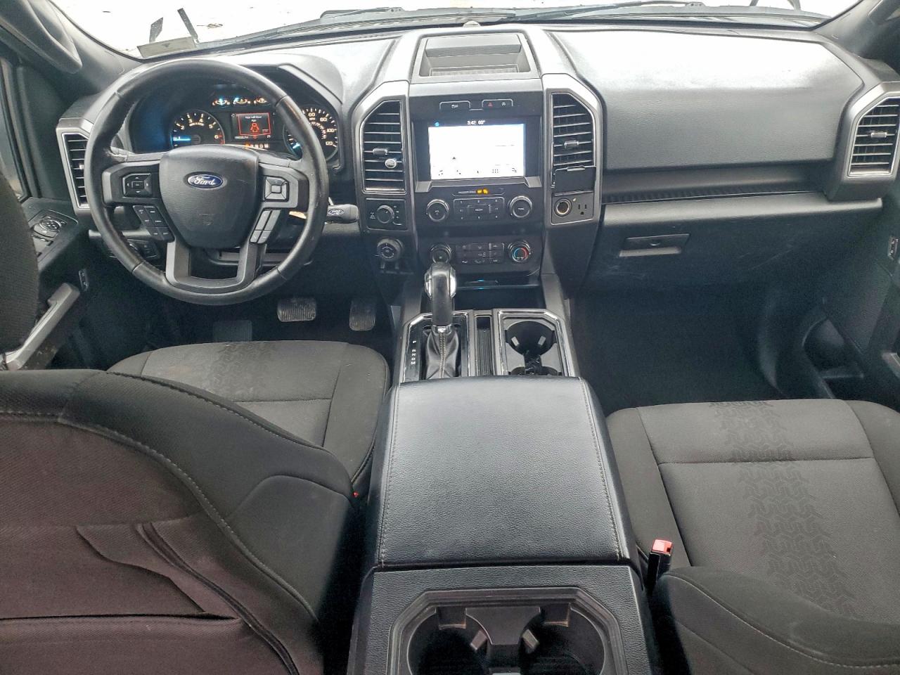 Ford F-150 Supercrew Image 6