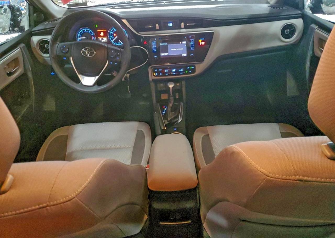 Toyota Corolla L Image 7