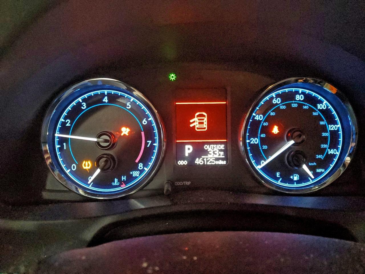 Toyota Corolla L Image 12